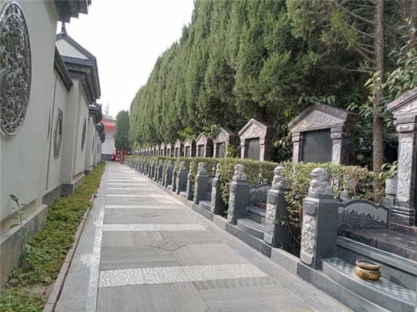 西安閻良漢皇樹葬墓園中哪些墓區提供壁葬服務，價格如何？