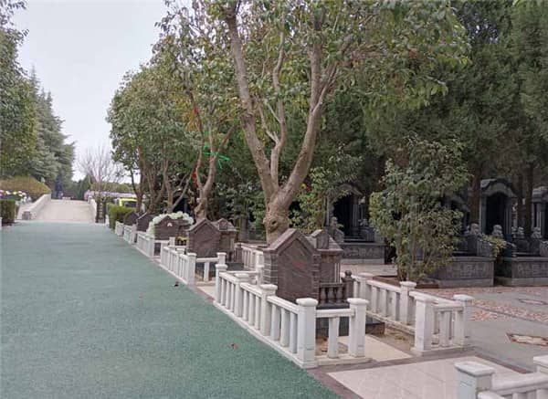 選擇西安漢皇樹葬墓園的生態葬式有哪些優勢？