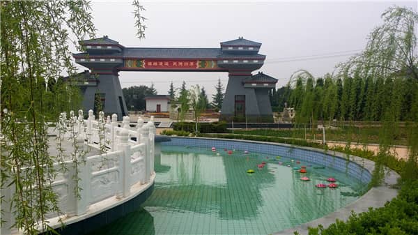 西安漢皇樹葬墓園為何能獲得“紫鉆陵園”的榮譽稱號,這一稱號對其有何意義?