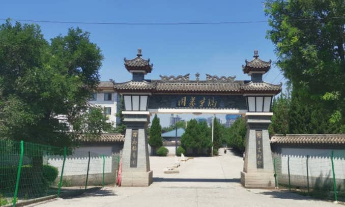 西安市西郊鎬京骨灰墓園的專車預(yù)約和免費(fèi)接送選購服務(wù)是如何運(yùn)作的？