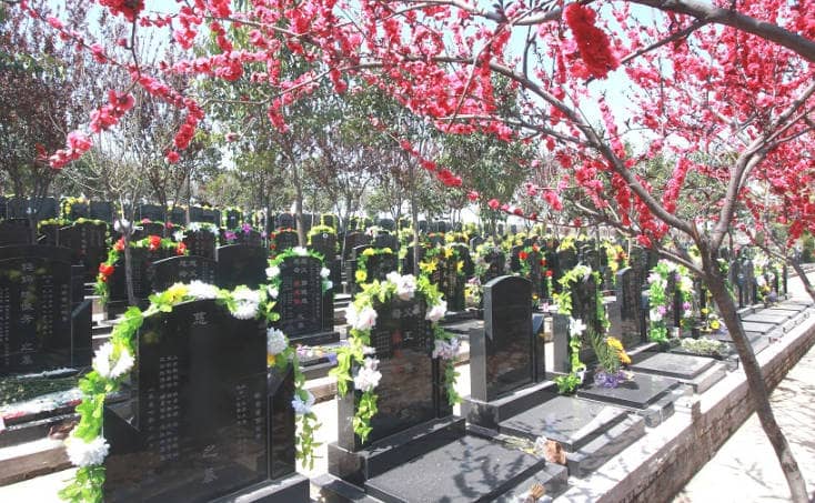 西安鳳棲山墓園中有哪些立碑葬式是熱銷的,它們各自有什么特點(diǎn)?