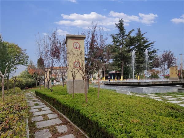 請問西安壽陽山墓園是如何將傳統(tǒng)殯葬文化與現(xiàn)代元素相結(jié)合的?