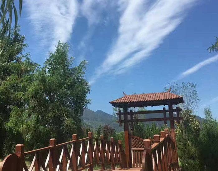 西安長安慈恩園公墓在地理位置和自然環境上有哪些獨特之處?