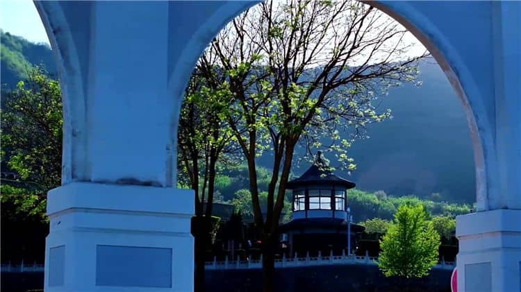西安東郊好的霸陵新區(qū)墓園地址,西安東郊霸陵新區(qū)墓園的介紹與服務(wù)