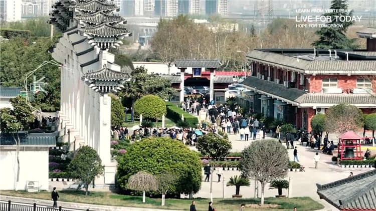 如何從西安地鐵1號線到達西安霸陵墓園新區?