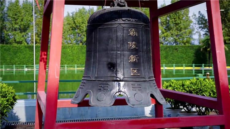 西安霸陵墓園新區是否提供個性化的墓碑雕刻服務？