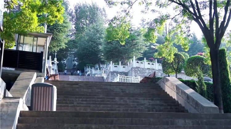 西安霸陵墓園思親園特色與服務解析