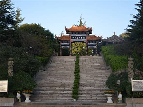灞橋區高橋墓園的墓地設計有哪些獨特之處?