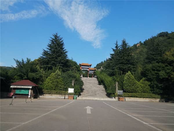 西安市高橋墓園是否適合作為旅游度假勝地？