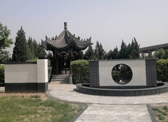 西安臥龍山墓園的交通情況如何,是否方便前往?