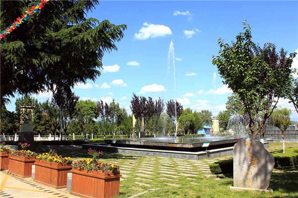西安長安區(qū)有哪些環(huán)境較好的陵園,它們各自有什么特色?