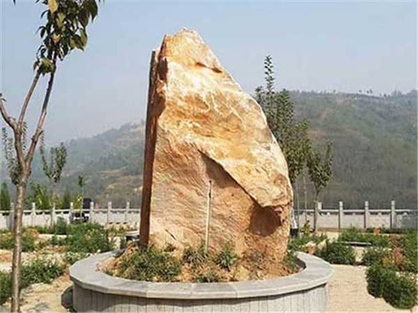 西安公益公墓與西安經營公墓在含義和經營主體上有何不同?